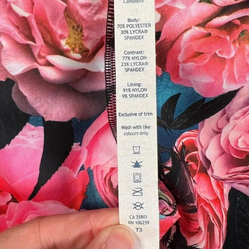 Lululemon Run Inspire Crop II Size 4 Secret Garden Pink Athletic Workout Gym